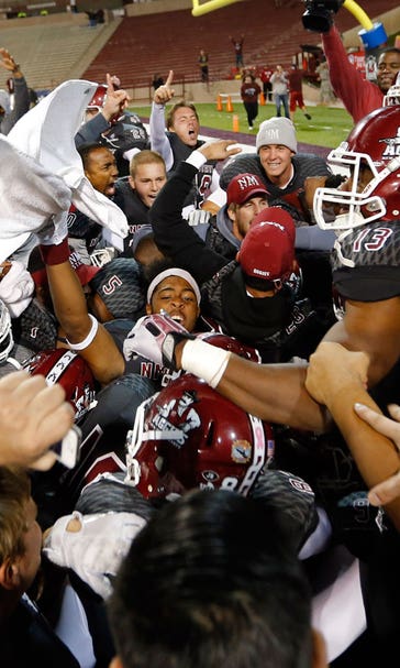 WATCH: New Mexico State wins on interception -- via the ankles